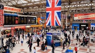 A Walk Through The London Victoria Station London England [upl. by Eniowtna524]